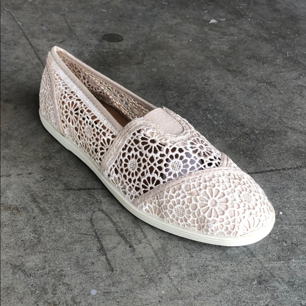 Soda Women’s Lace Fabric Slip-On Flats Taupe